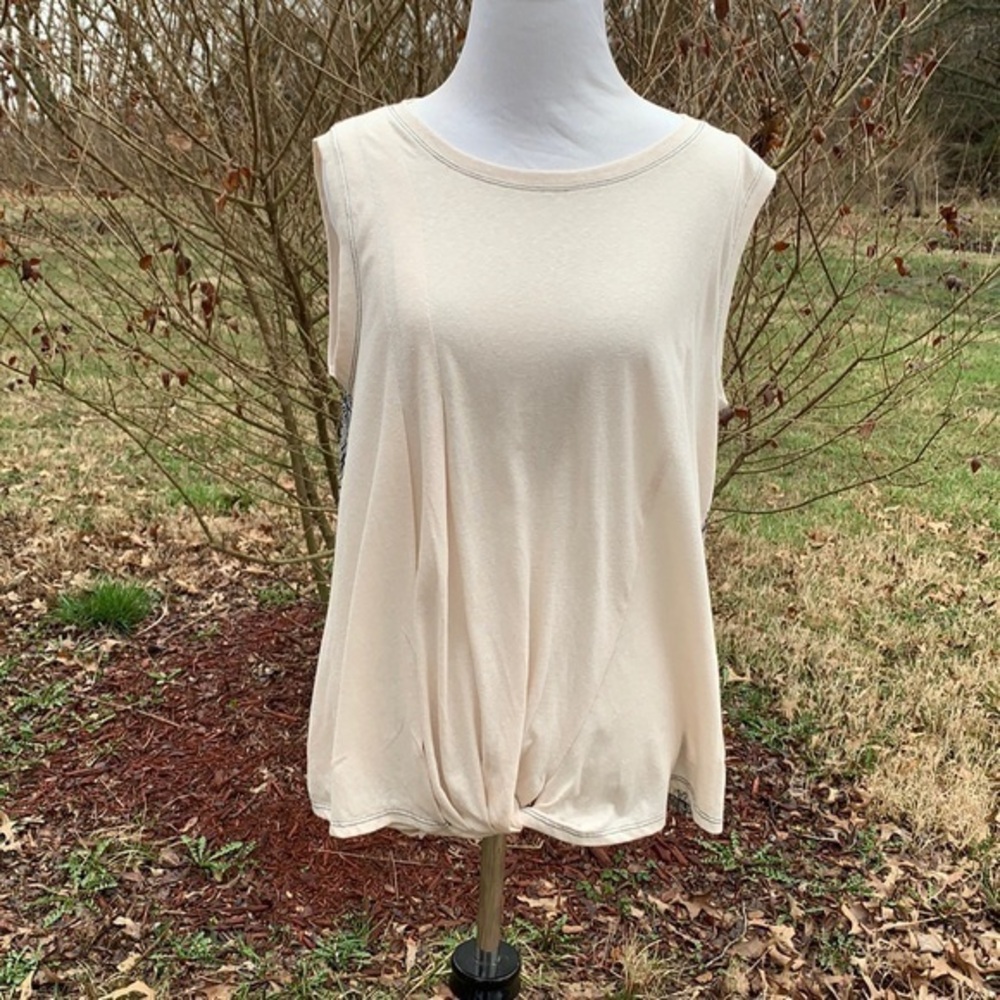 Hem & Thread tan & blue paisley knot front tank M